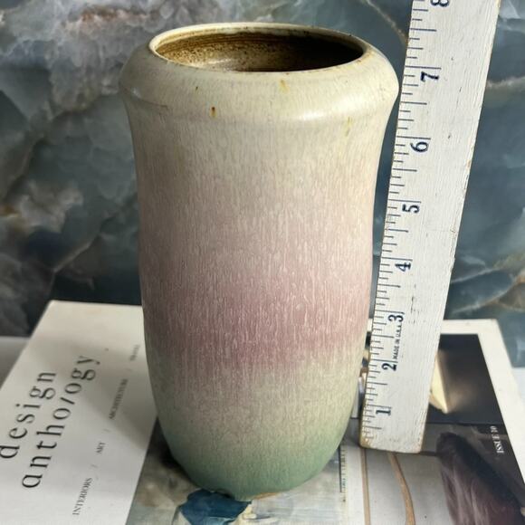 Studio Art Pottery Vase 7" Green Pink Ombre Handmade & Signed - Picture 10 of 16